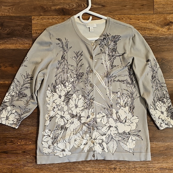 Charter Club Gray Floral Button Down Shirt - Picture 4 of 4